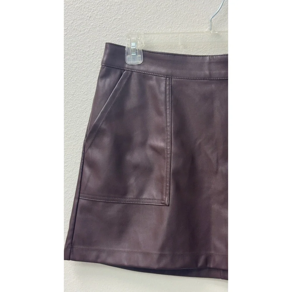 Womens Faux Leather Mini A-Line Skirt M Burgundy Pockets Edgy Chic‎ Academia